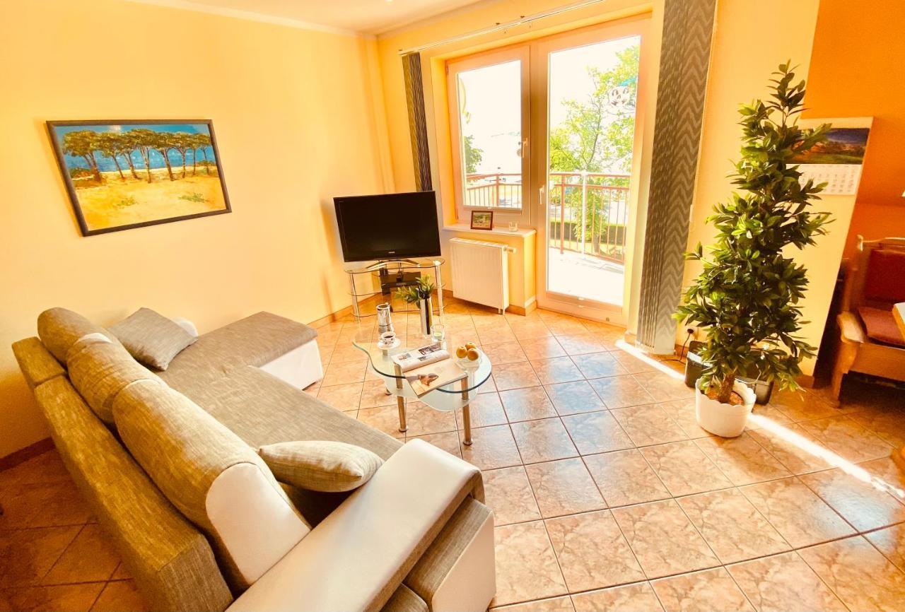 Sonnige Maisonette-Wohnung Mit Blick Auf Die Bucht Dziwnow Exterior photo